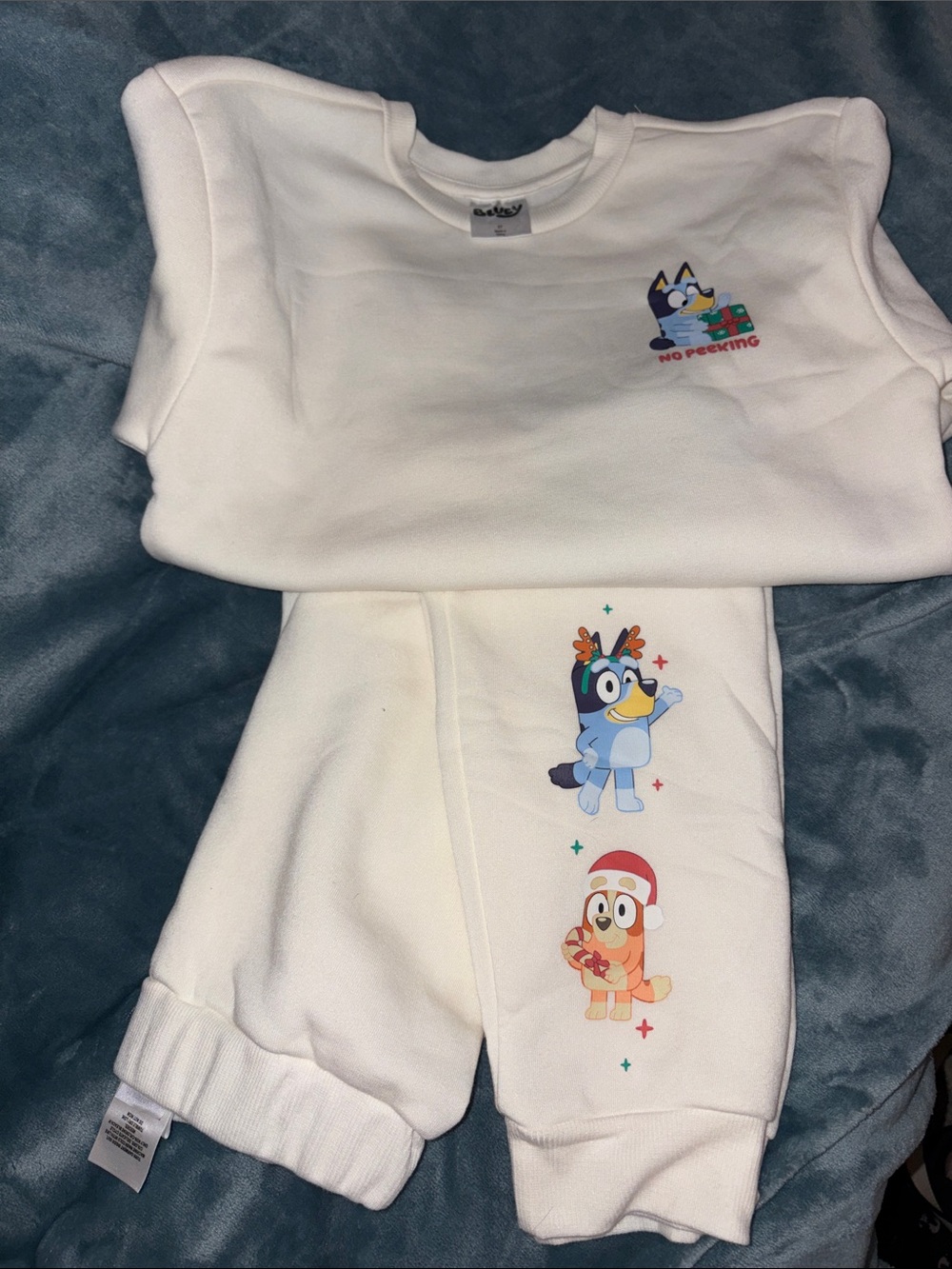 Bluey beige Christmas/winter sweatsuit. NWT